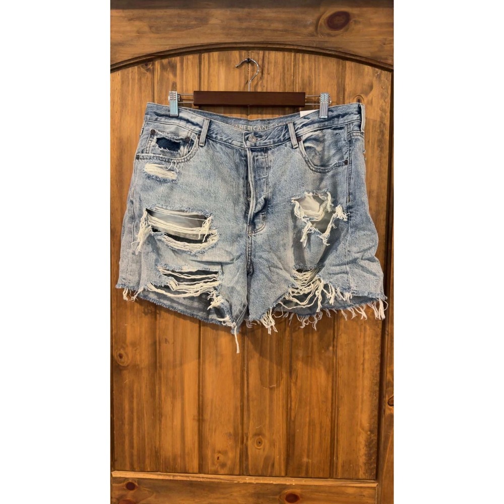 American Eagle Denim Shorts Womens 16 Light Blue NWT 90s Boyfriend Distressed